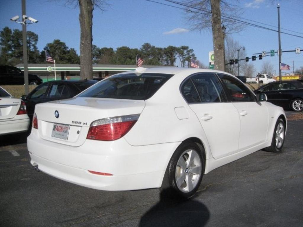 2008 BMW 5 Series 528xi photo 3