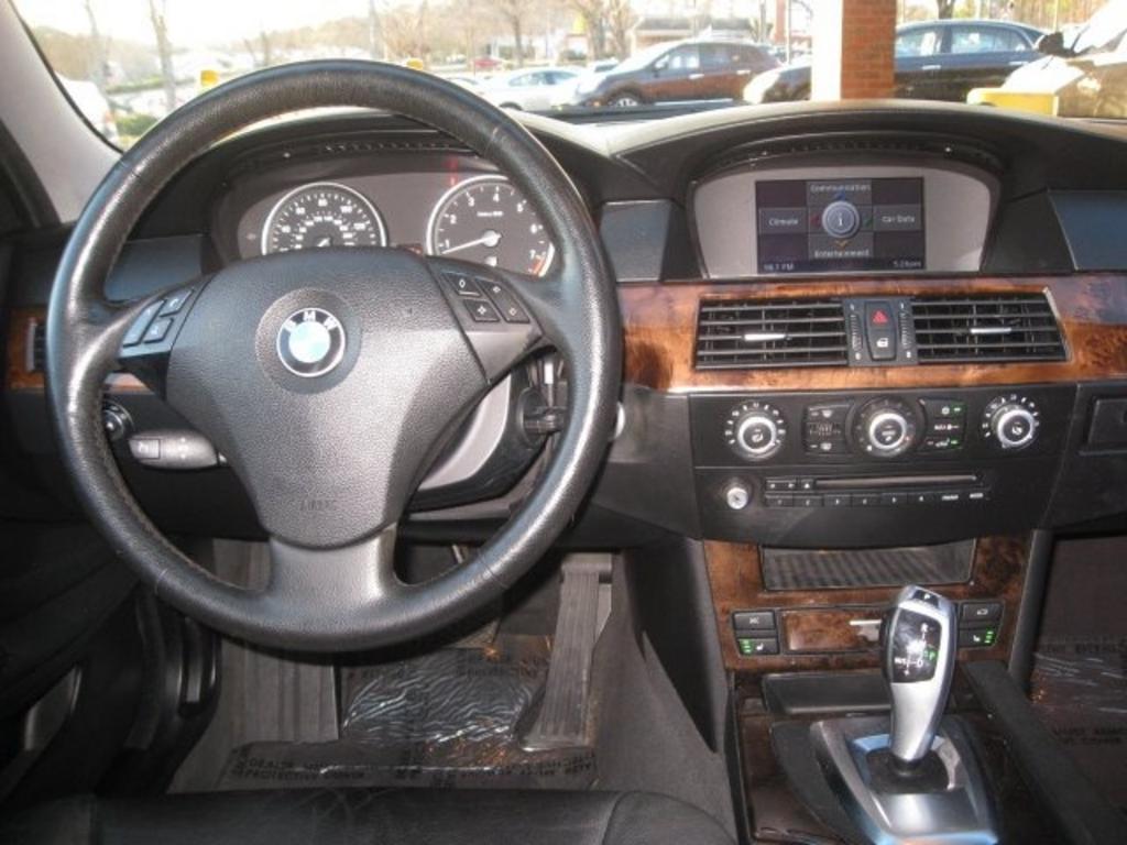 2008 BMW 5 Series 528xi photo 5