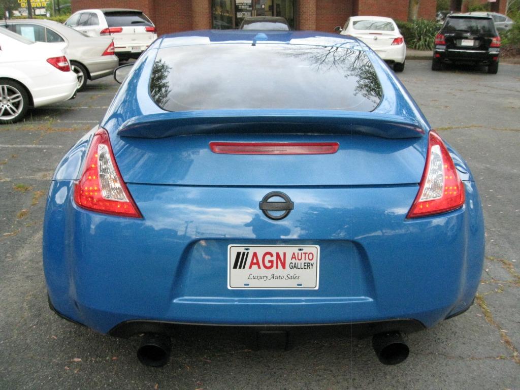 2009 Nissan 370Z Touring photo 4