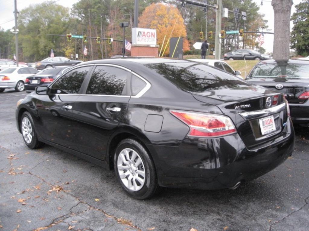 2014 Nissan Altima Base photo 3