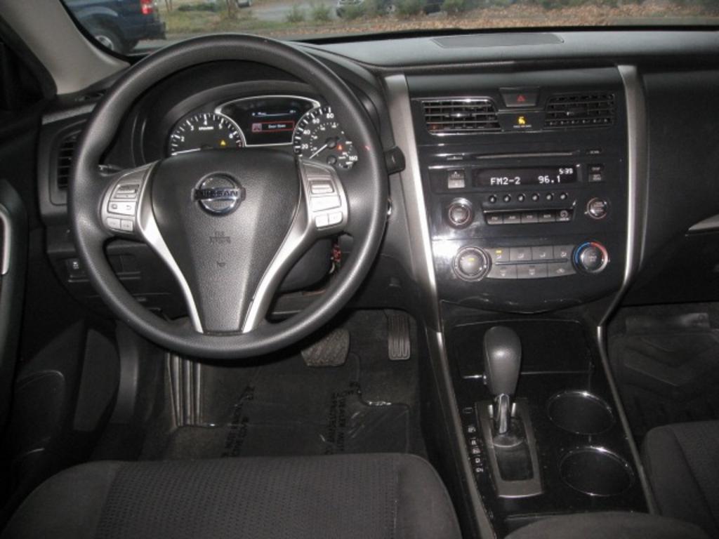 2014 Nissan Altima Base photo 5