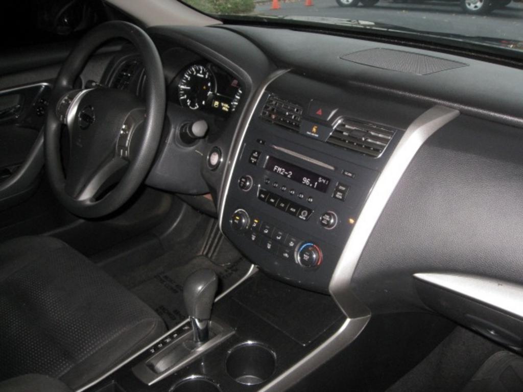 2014 Nissan Altima Base photo 6