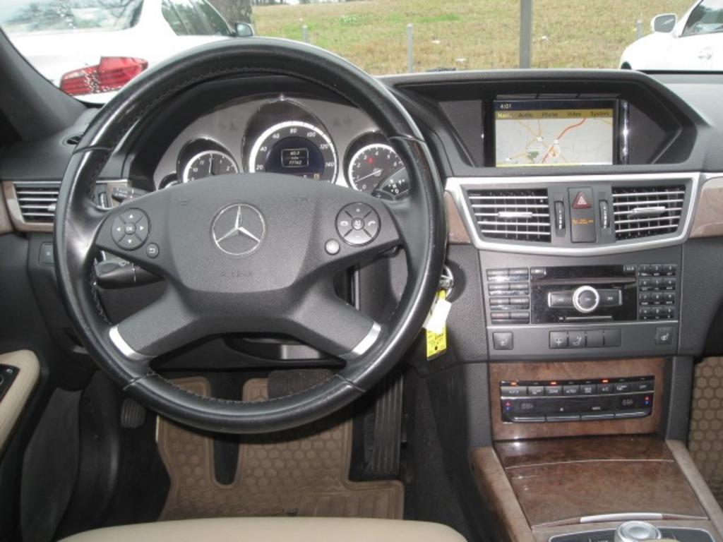 2011 Mercedes-Benz E-Class null photo 5