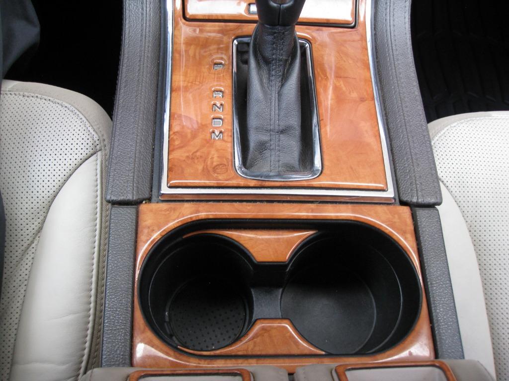 2011 Lincoln MKX Base photo 16