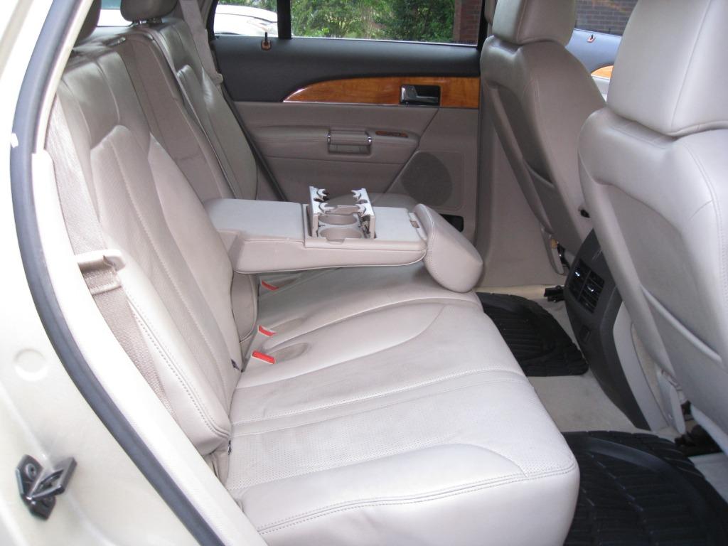 2011 Lincoln MKX Base photo 10