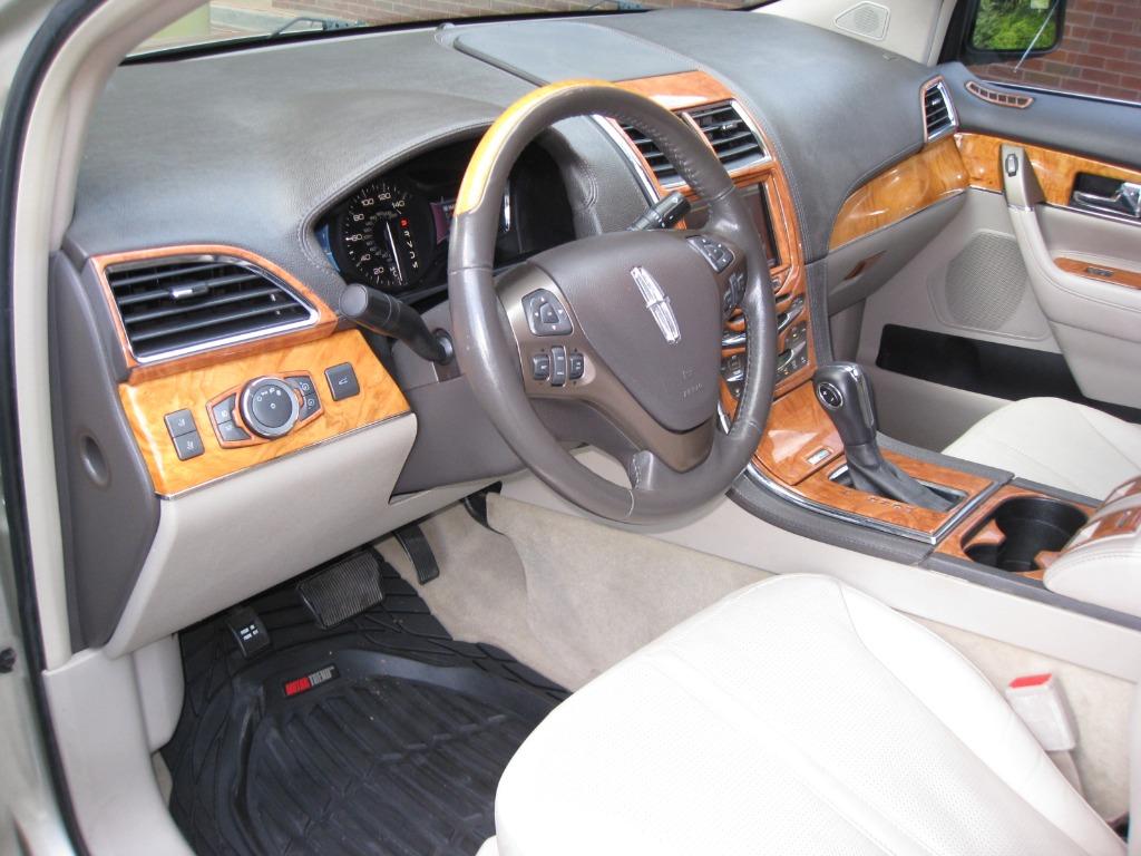 2011 Lincoln MKX Base photo 13