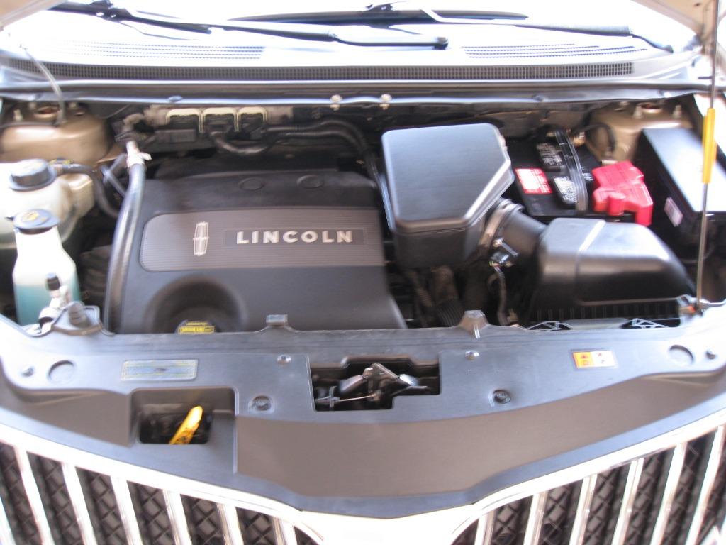 2011 Lincoln MKX Base photo 18