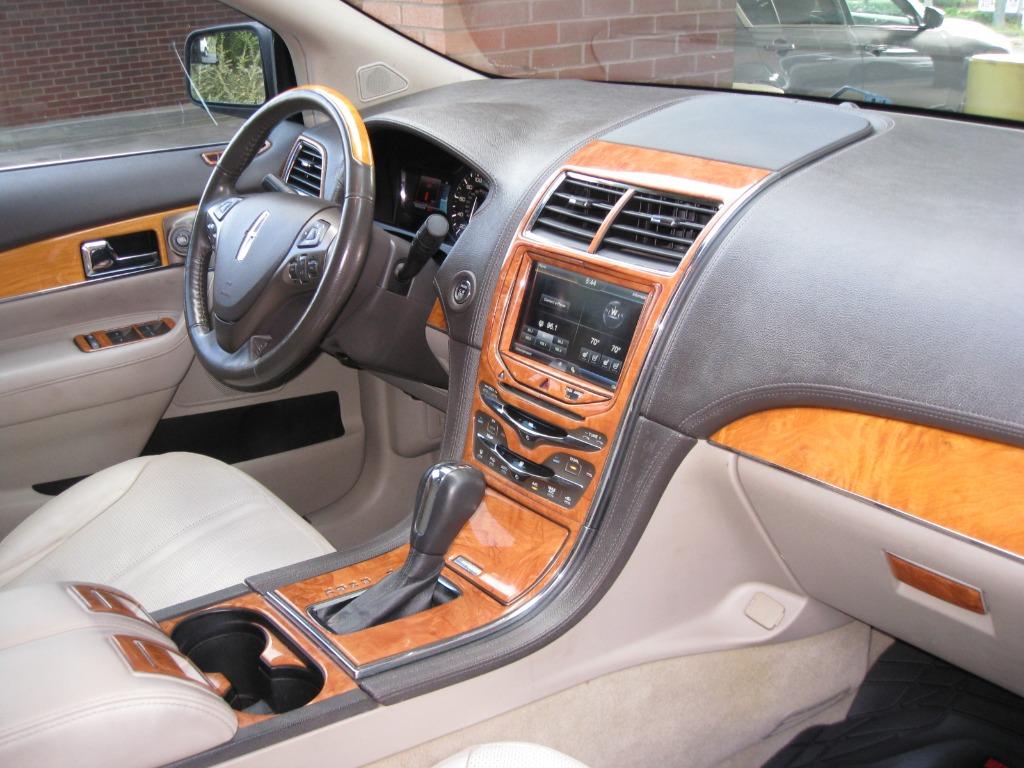 2011 Lincoln MKX Base photo 7