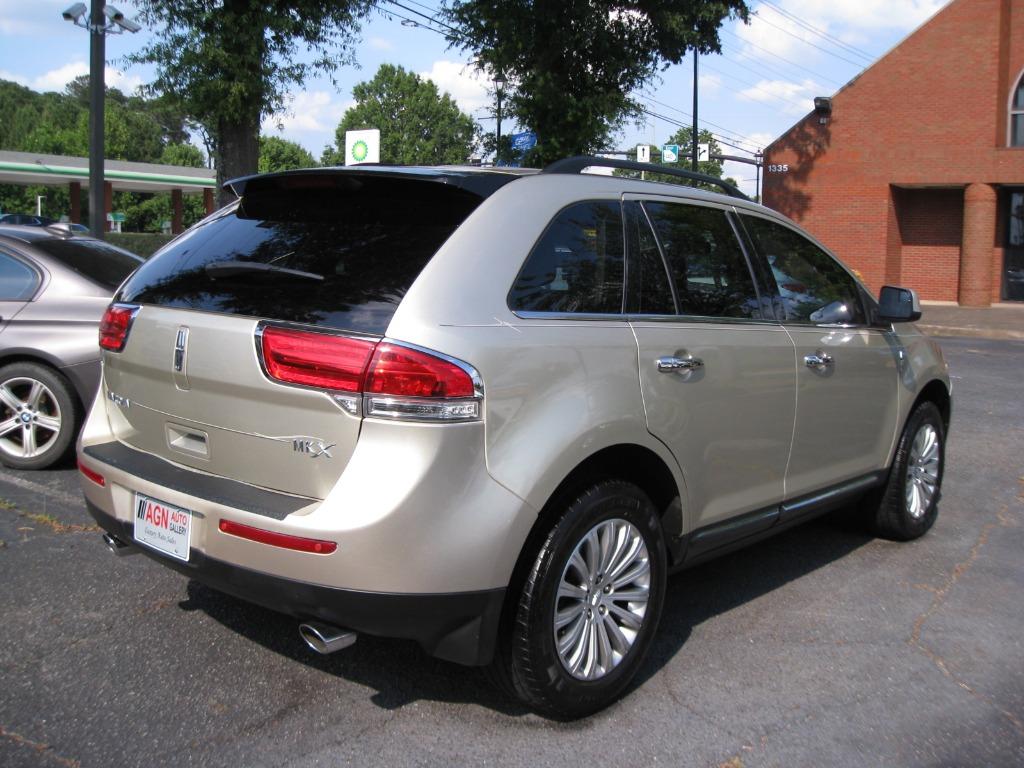 2011 Lincoln MKX Base photo 3