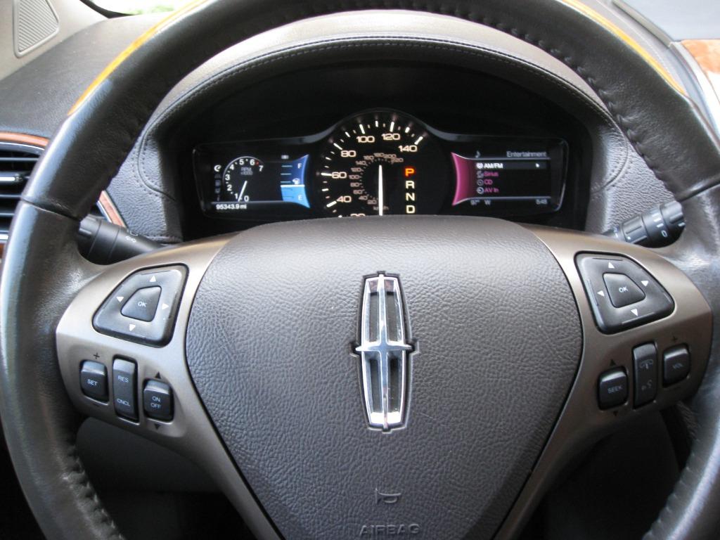 2011 Lincoln MKX Base photo 14