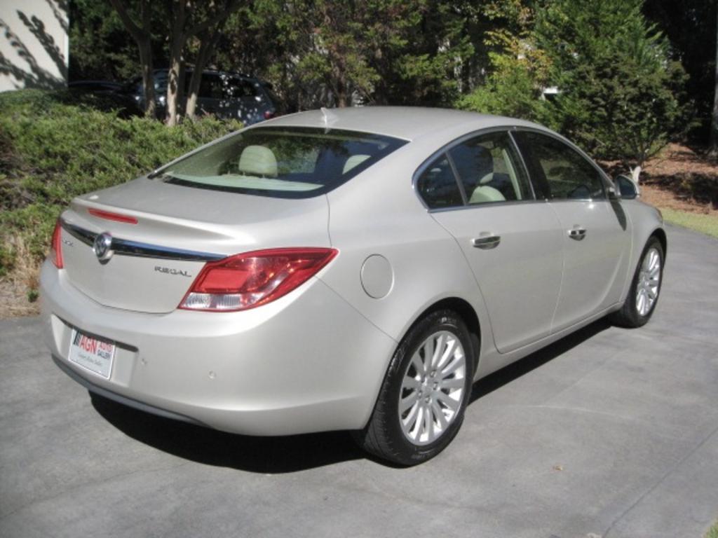 2012 Buick Regal Premium 1 photo 3